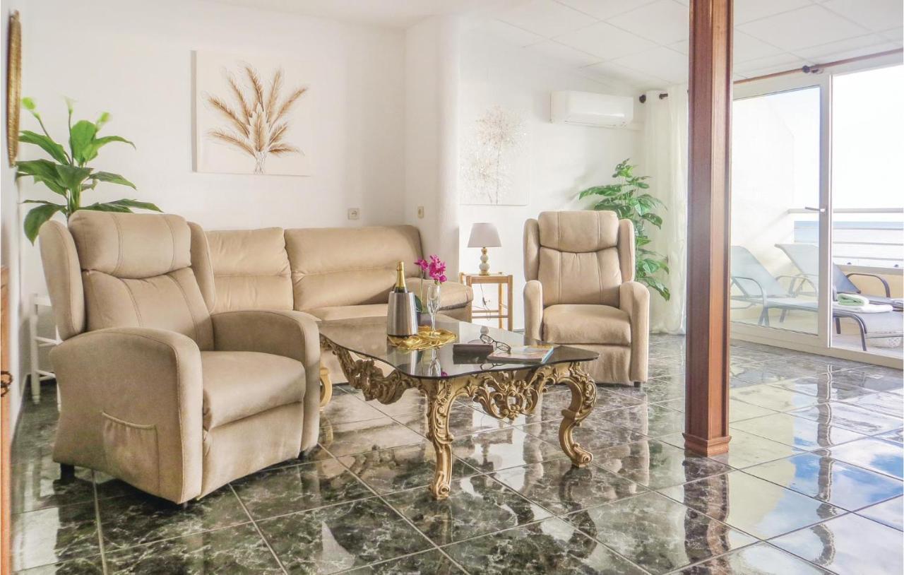 2 Bedroom Stunning Apartment In Torrevieja Eksteriør billede
