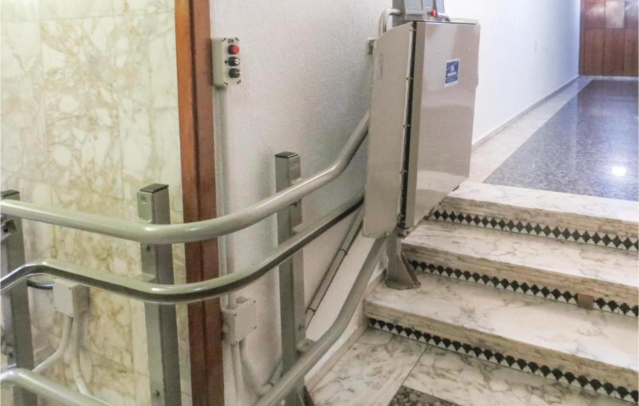 2 Bedroom Stunning Apartment In Torrevieja Eksteriør billede
